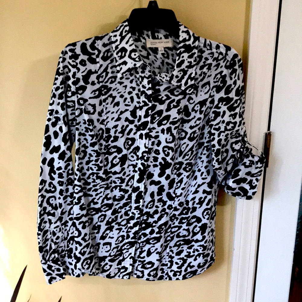 Jones of New York sport size S long sleeve button down shirt roll sleeves tab